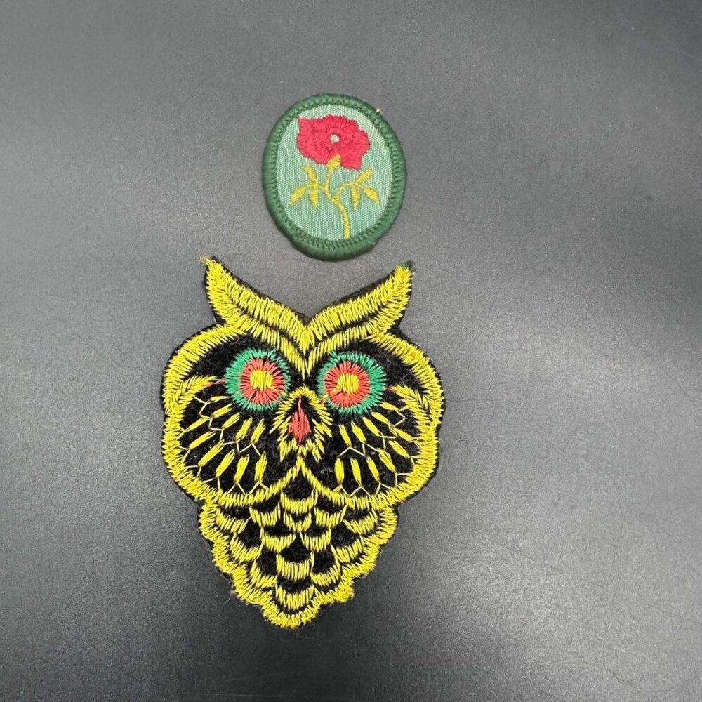 Vintage Girl Scout Sash 1960s Patches Pins Badges Green Fabric Mid Century Retro - Picture 5 of 8
